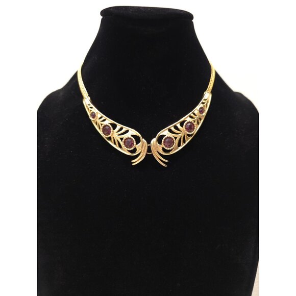 Jewelry - Vtg Gold-Tone Hollywood Regency Statement Necklace w/ Garnet Colored Gemstones